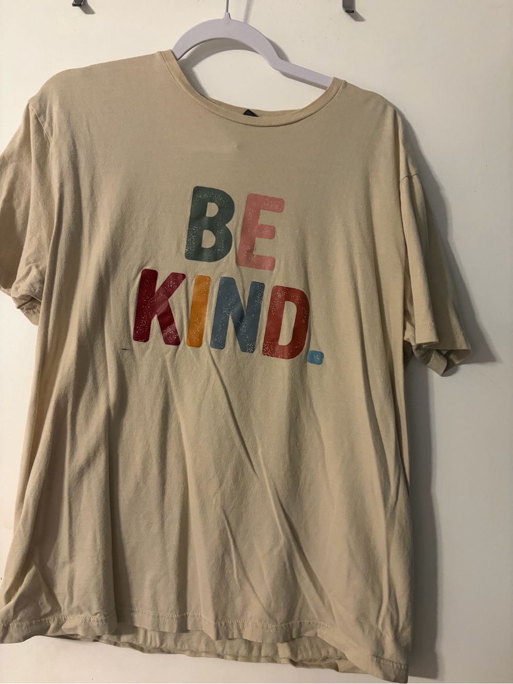 Gildan Cream 'BE KIND' Short Sleeve Graphic Tee
